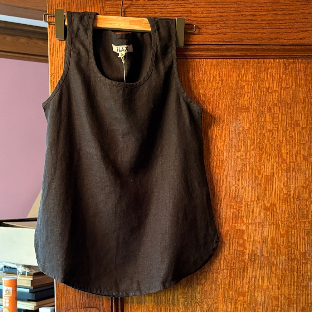FLAX Women's black fundamental Tank Top